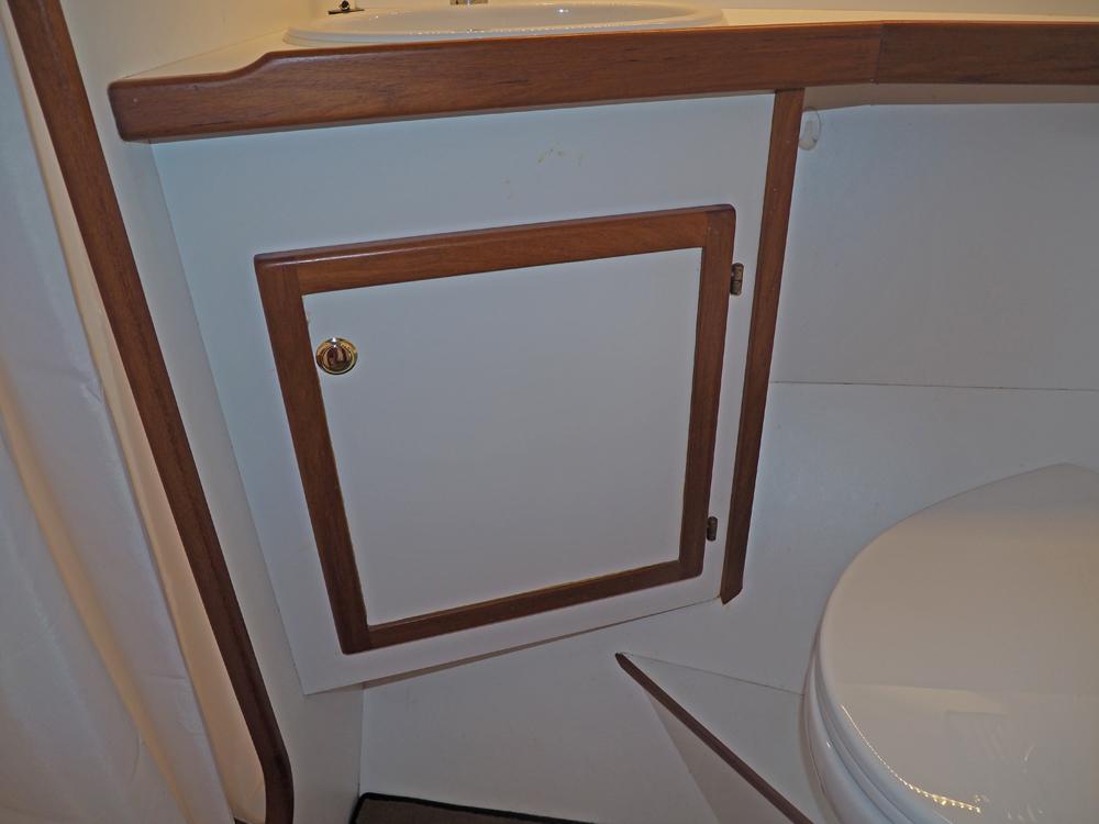 Cabin en avant, H&eacute;bergements